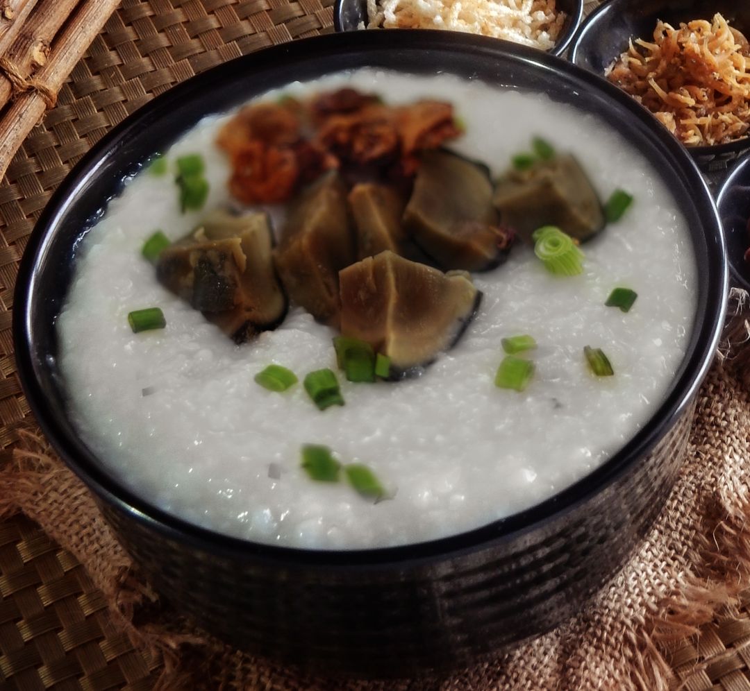 No.32 皮蛋碎肉粥Century Egg and Pork Congee