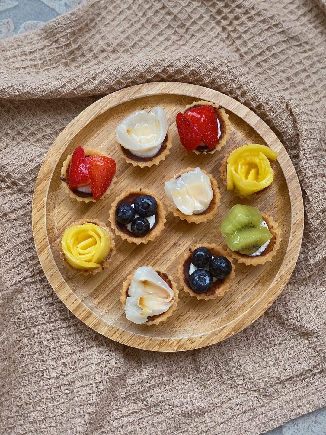 Mini fruit tarts 