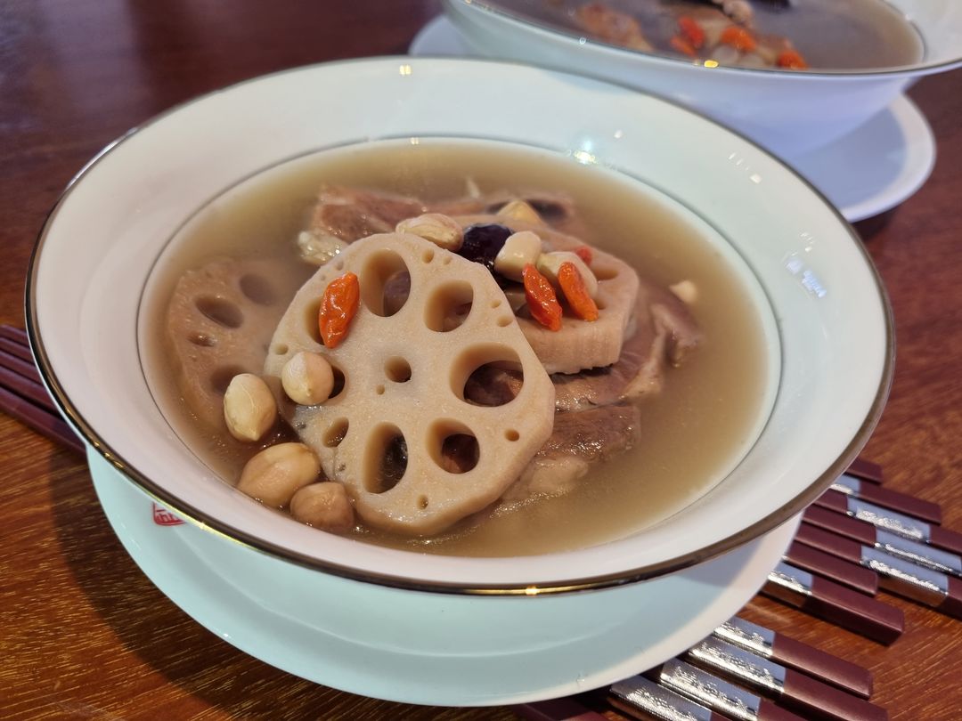 莲藕排骨汤 Soup of Lotus Roots