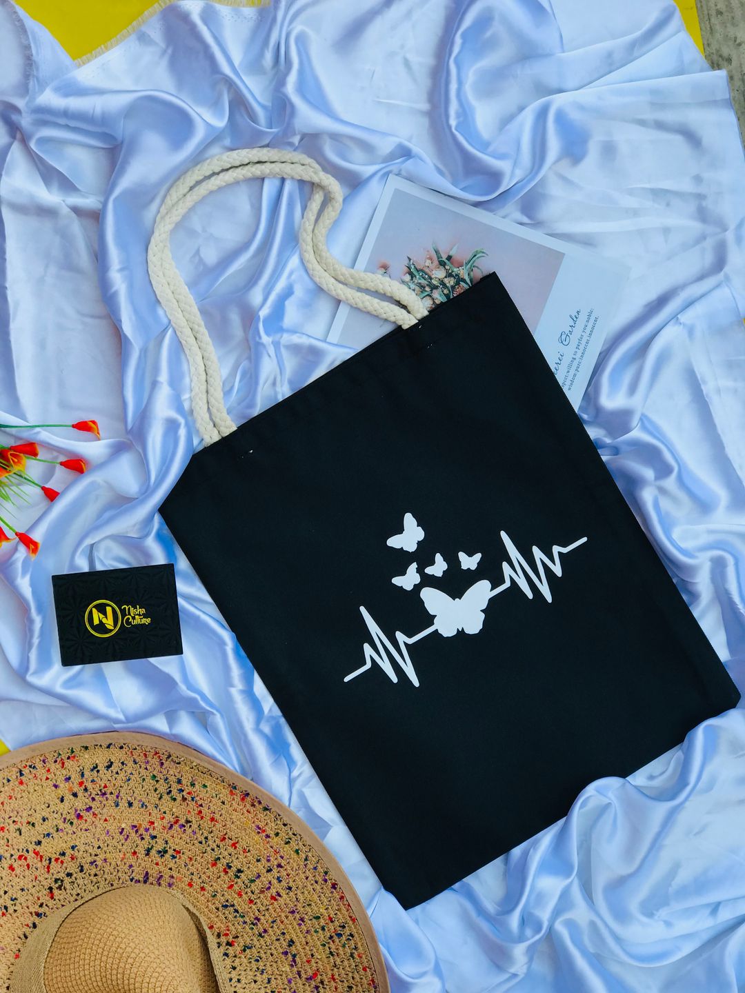 White prints tote bag with braided handle