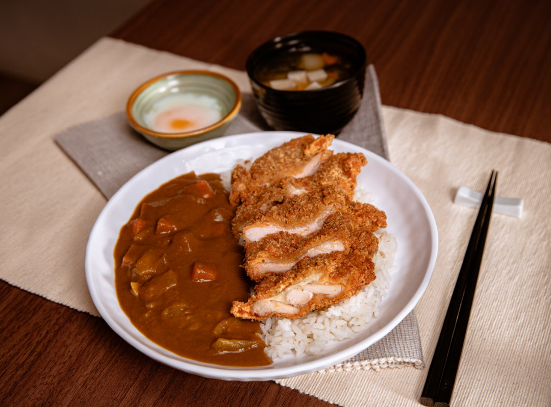 D9. Curry Chicken Don