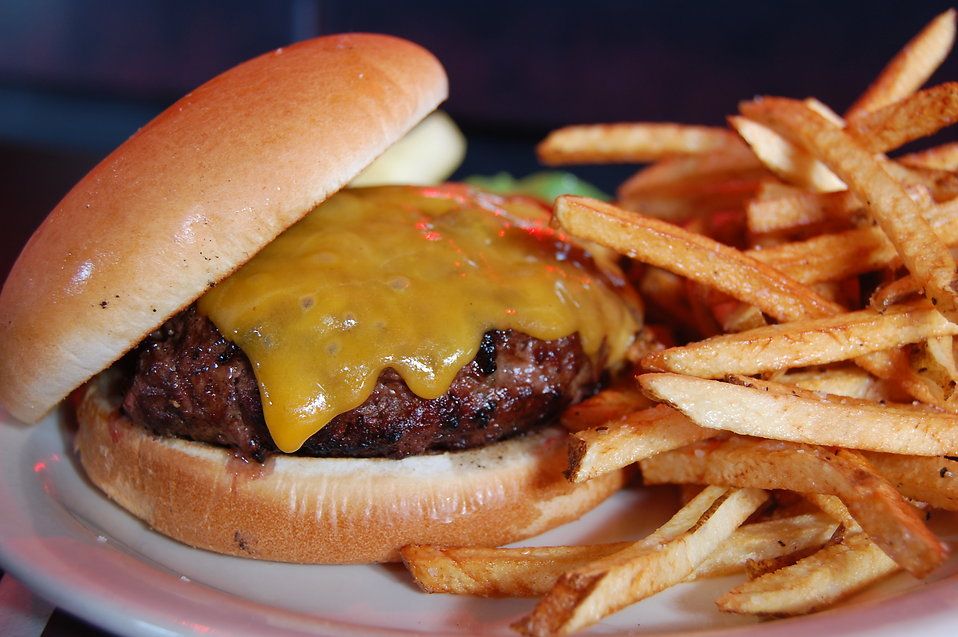 Hamburger & Fries