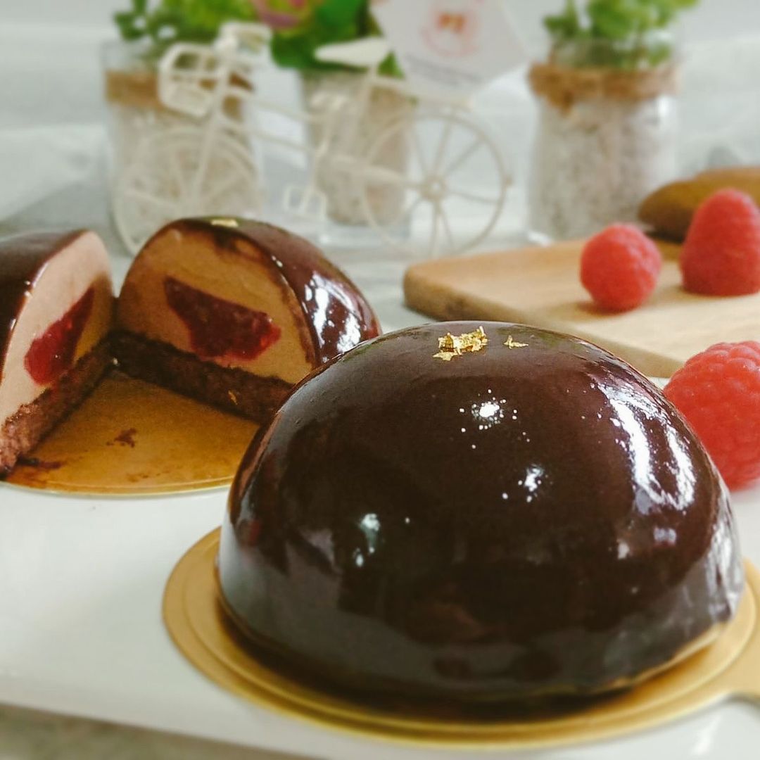 Chocolate Mousse Dome (4 pieces)