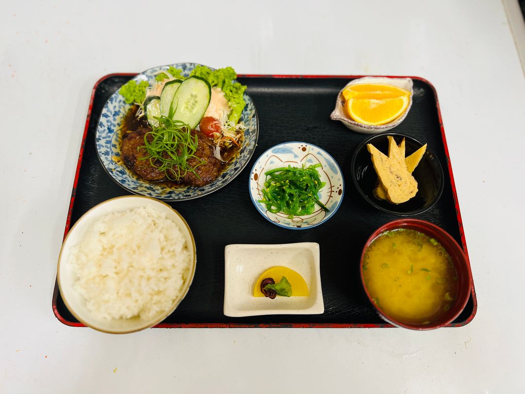 P019ST Japanese Hamburger Steak Set ハンバーグステーキ（ケチャップ）定食 日式漢堡排套餐