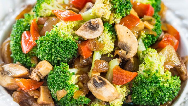 Stir fry broccoli with mix mushroom 