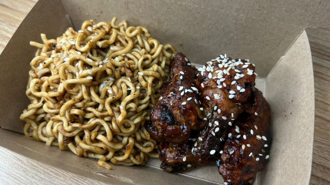 Jajangmyeon Chicken and Noodles (Non-Spicy)