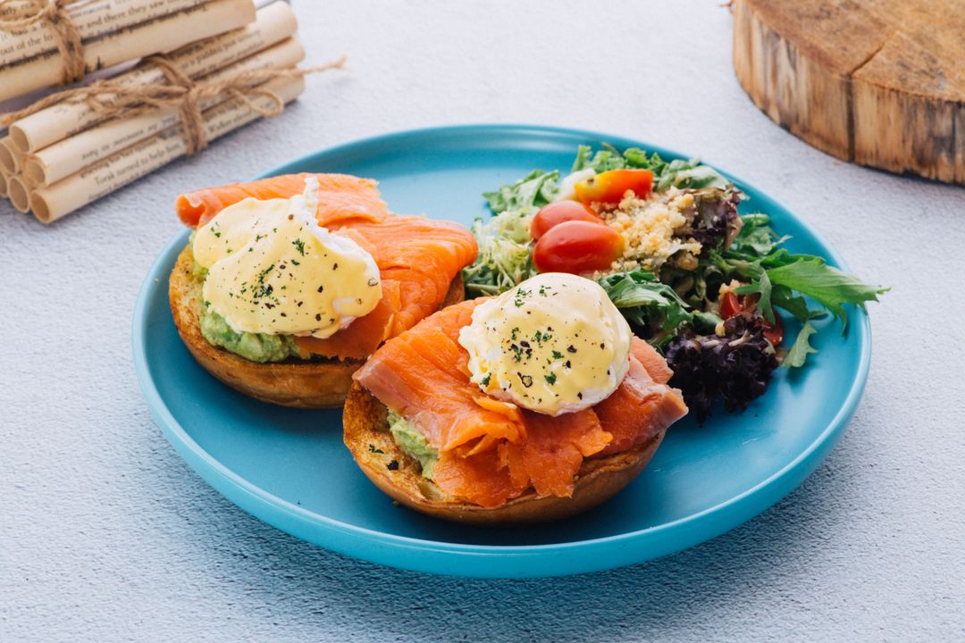 Smoked Salmon Eggs Benedict