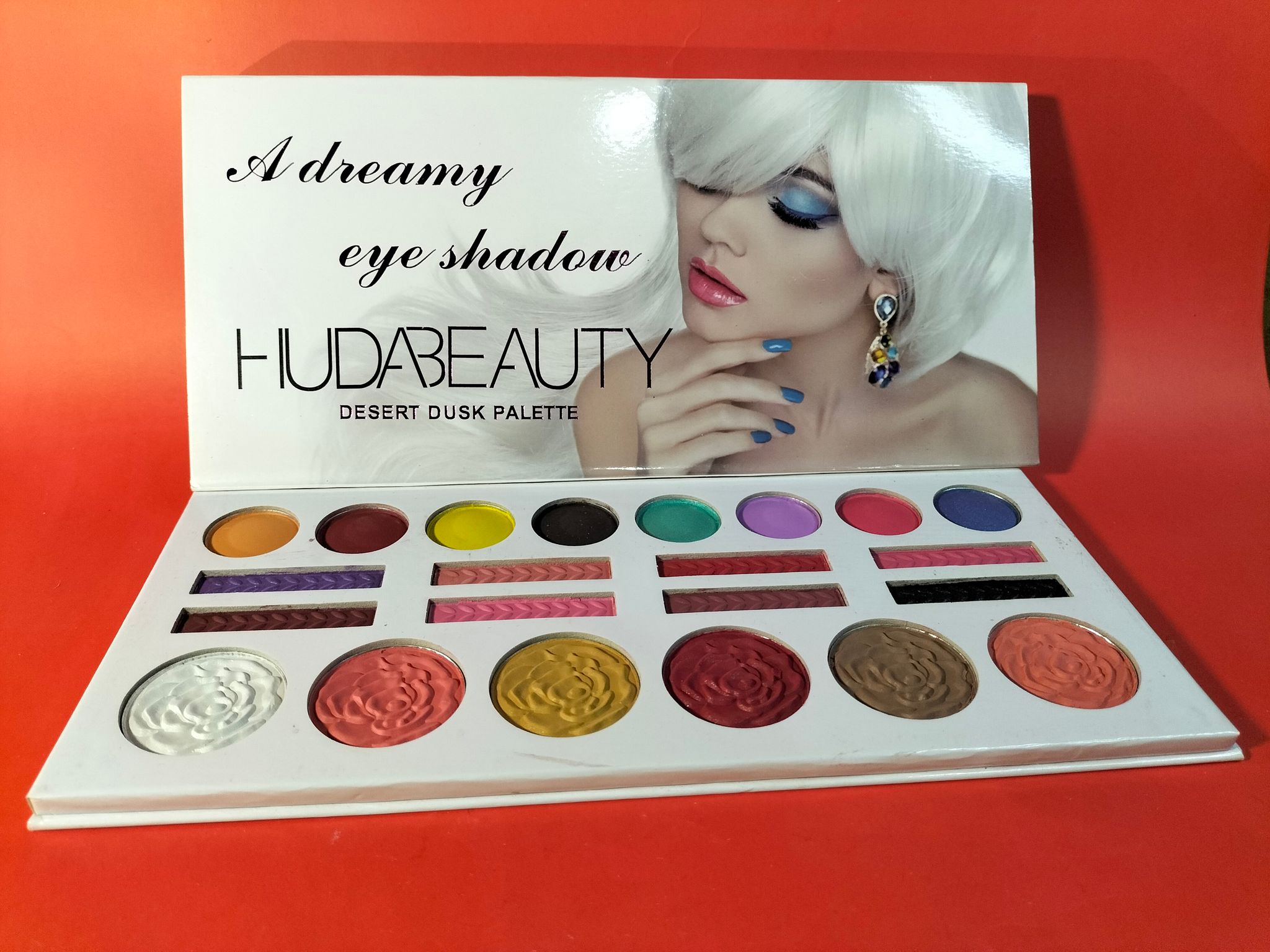A Dreamy Eye Shadow by Huda Beauty_1