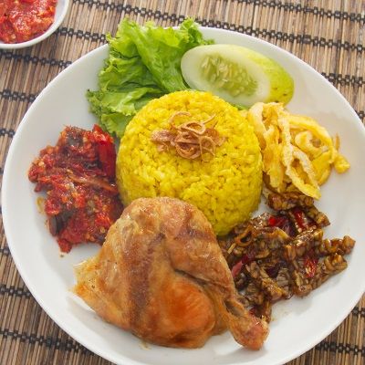 Nasi Kuning Ayam Goreng_0