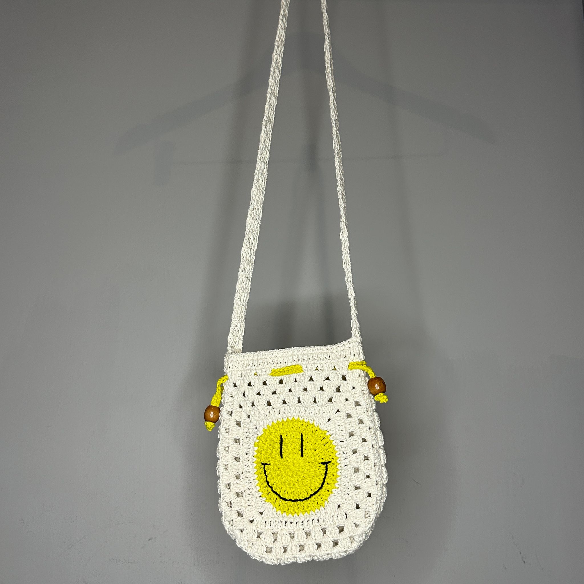 Smiley Drawstring Crossbody Bag_6