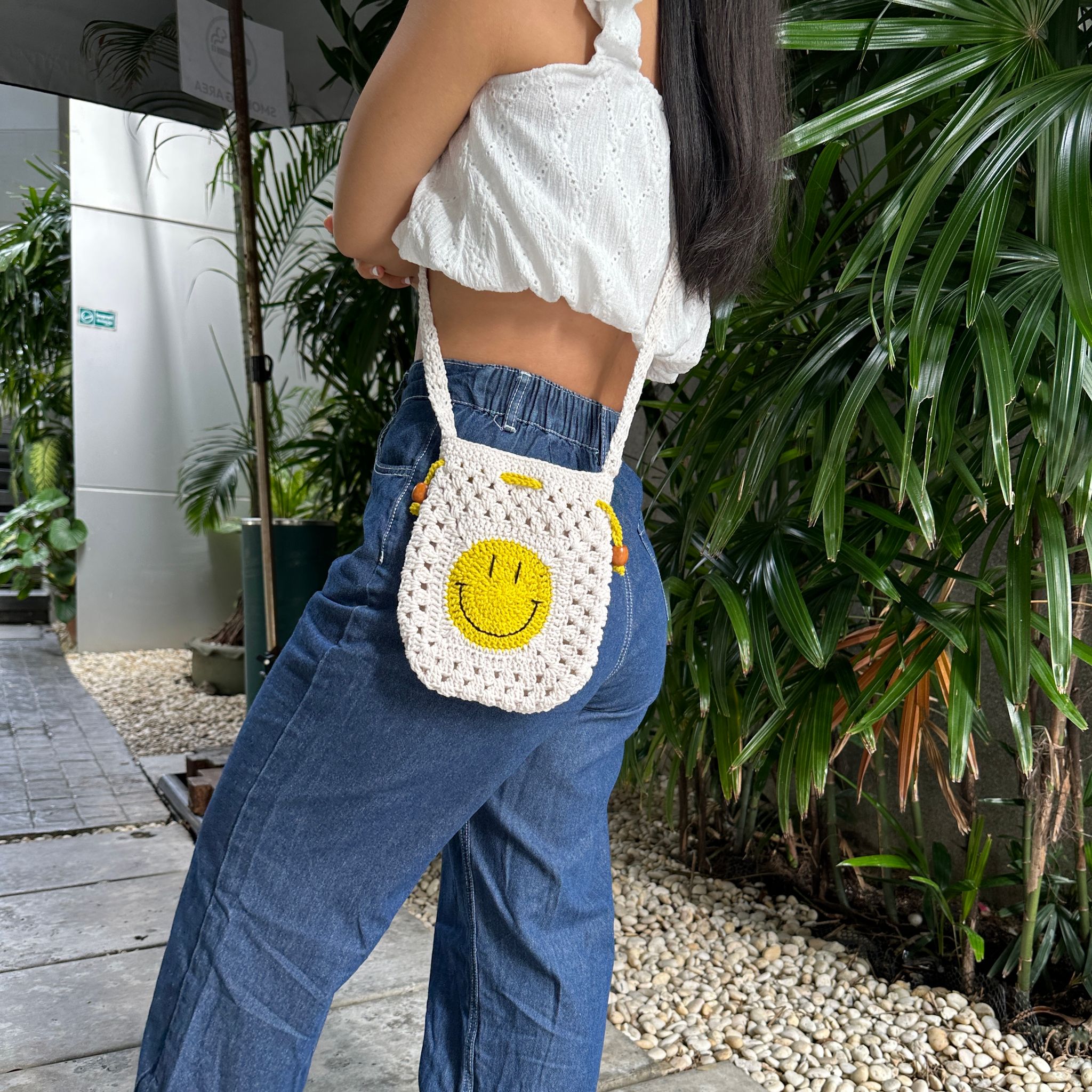 Smiley Drawstring Crossbody Bag_7