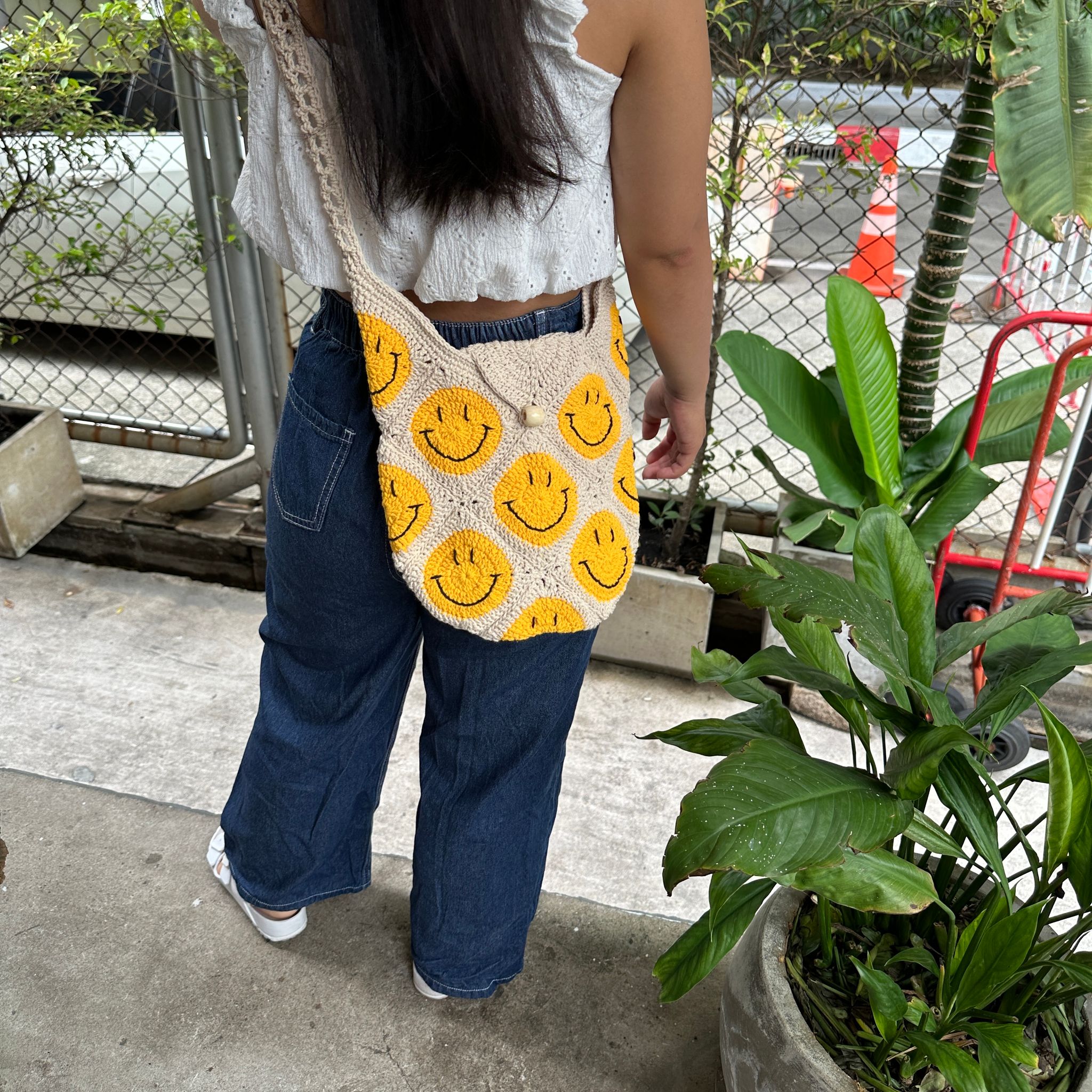 Crochet Bag with Smiley in Cream base_1