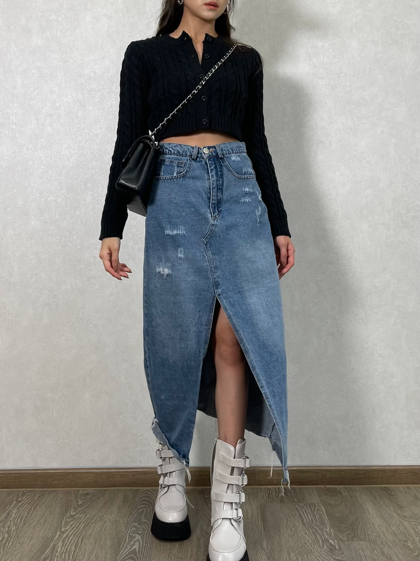 CROP BUTTON SWEATER(Black)_2