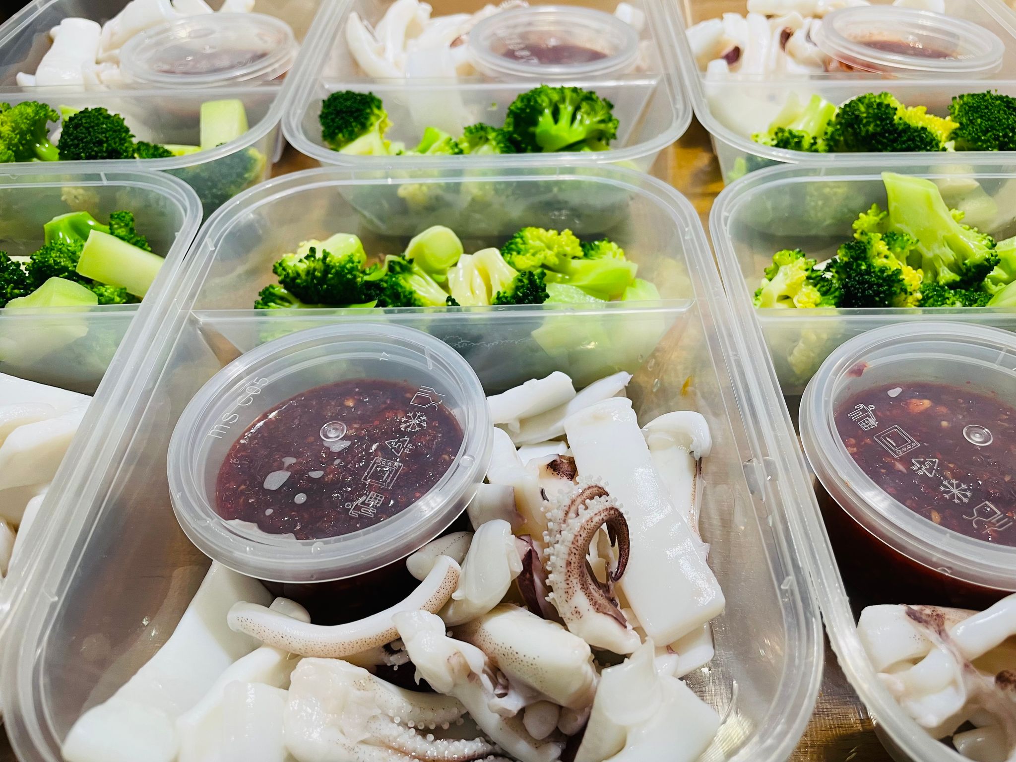 오징어숙회와 데친 브로콜리(초장포함) Boiled squid and broccoli with chilli sauce_0
