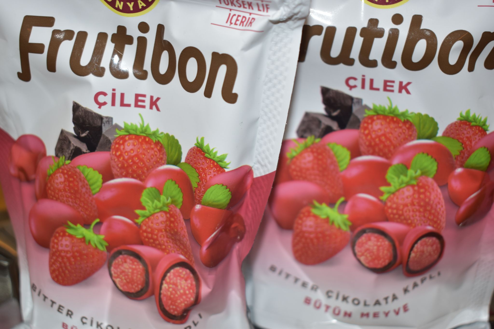 FRUTIBON Chocolate Covered Dried Strawberry_0