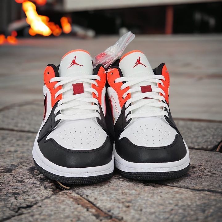 Nike Air Jordan 1 Low "Flaming Swoosh"_2