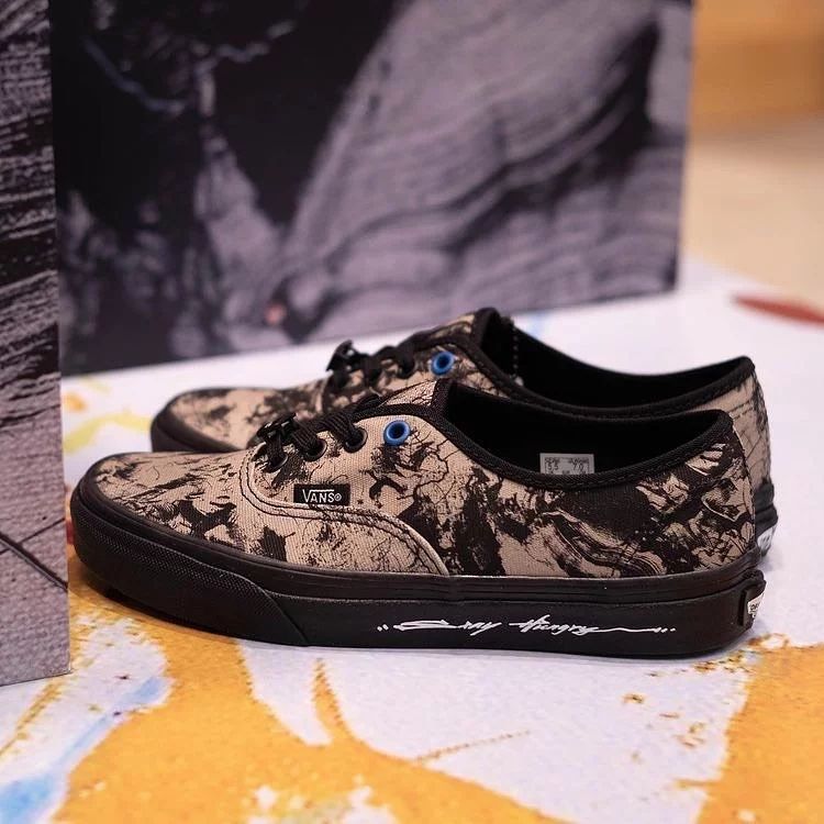 Vans Authentic YEAR OF THE TIGER_0