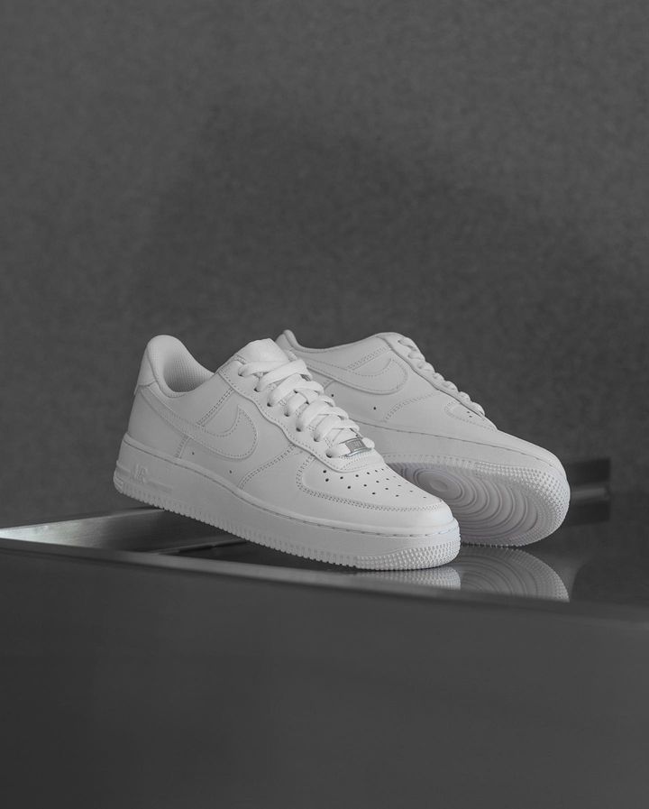 Nike Air Force 1 Low "Tripple White"_3