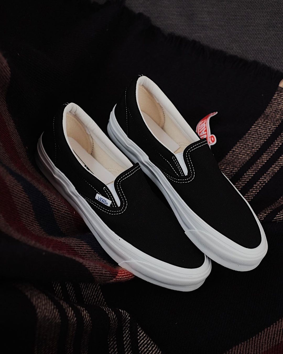 Vans Slip On Vault OG LX Black White_2