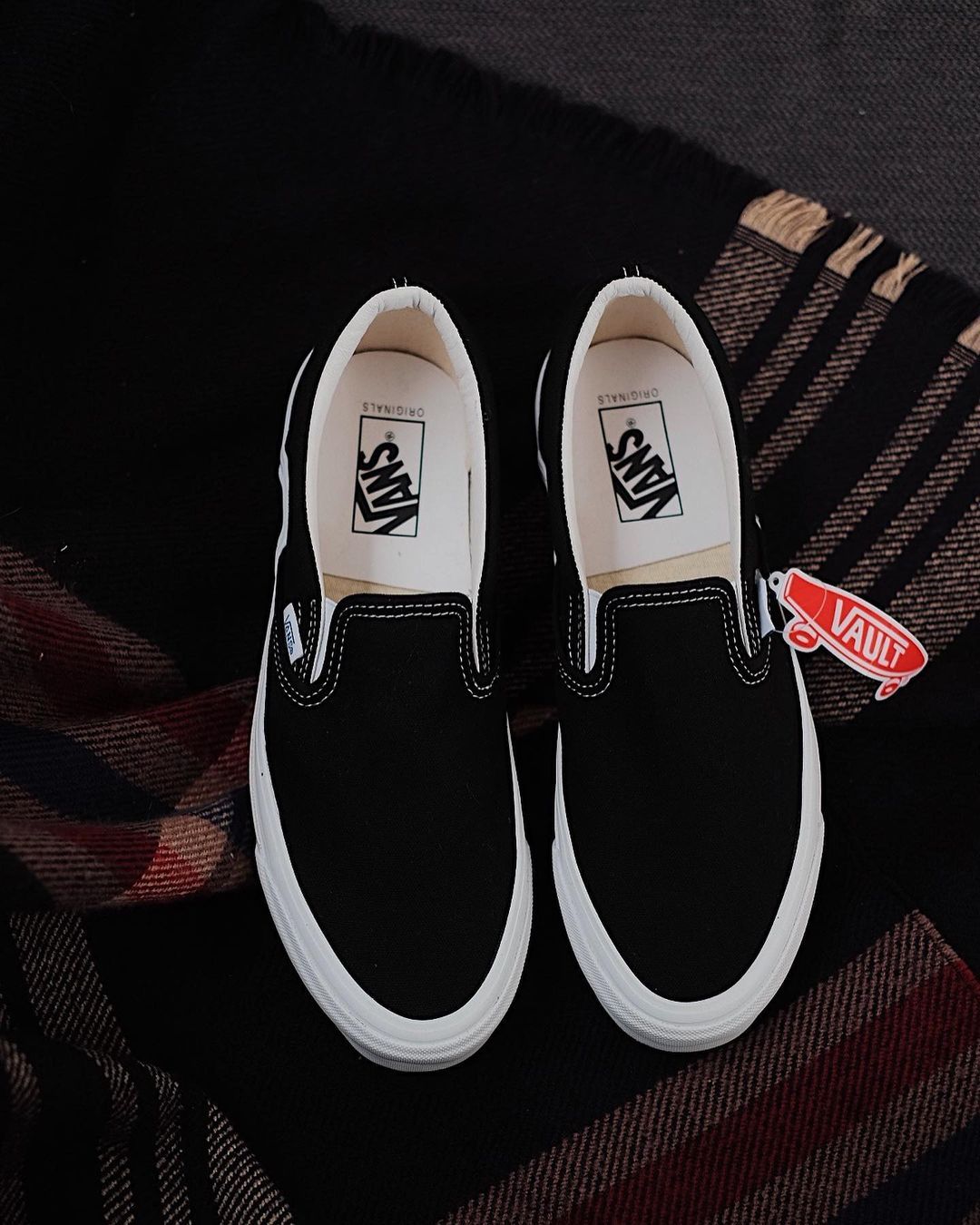 Vans Slip On Vault OG LX Black White_3