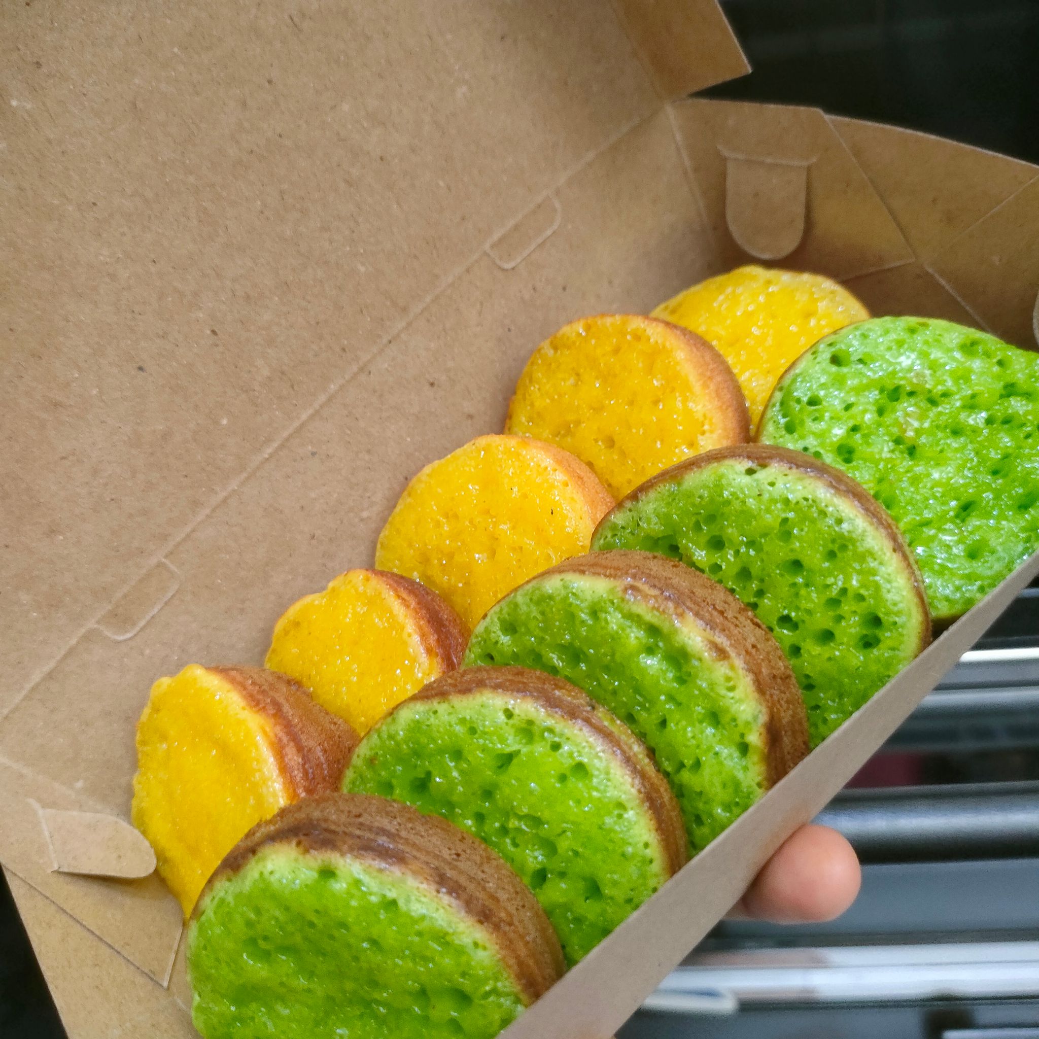 Bika Ambon Mini pandan isi 10pcs_0