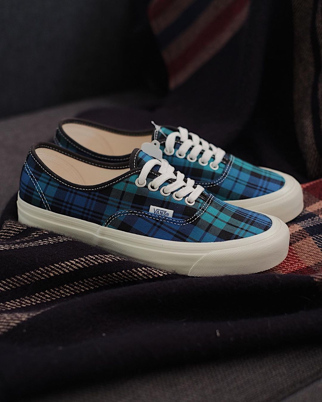 Vans Authentic 44 DX Anaheim Factory Plaid Blue Black_0