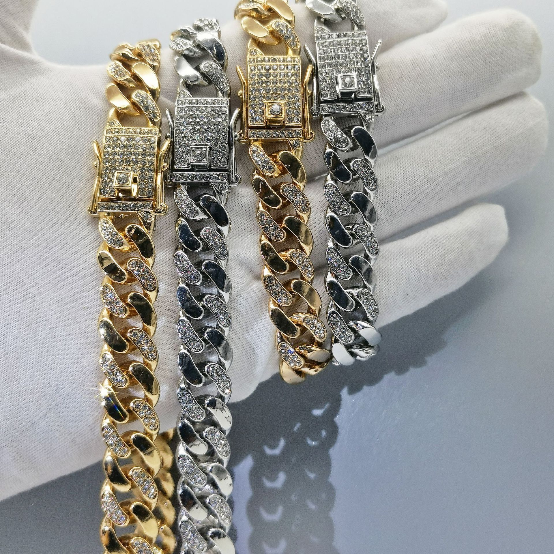 Wrist and Neck Interlock Chains_1