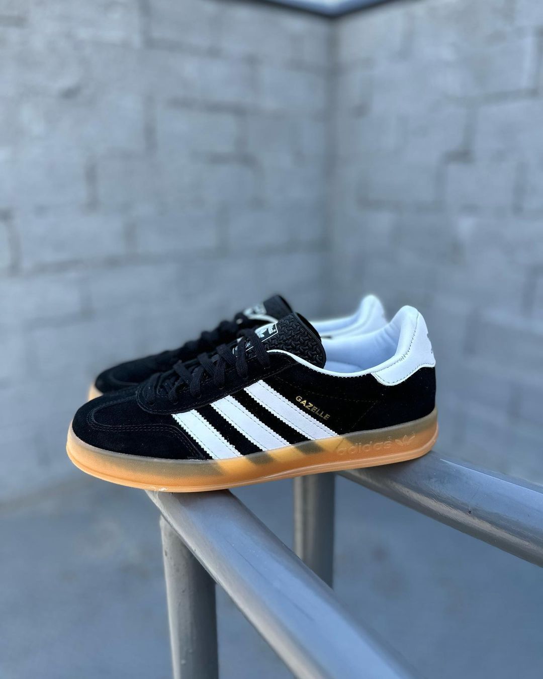 Adidas ORIGINALS - Gazelle Indoor Black/White Suede_0