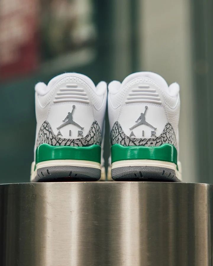 Air Jordan 3 OG "Lucky Green," _2