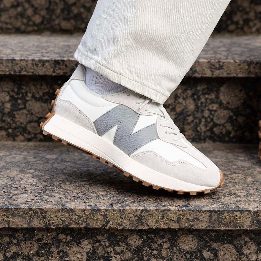 New Balance 327 Moonbeam 'Shadow Grey.'_1