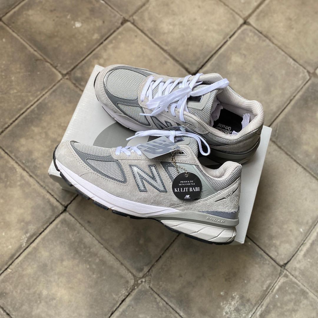 New Balance 990 v5 in "Grey," _1