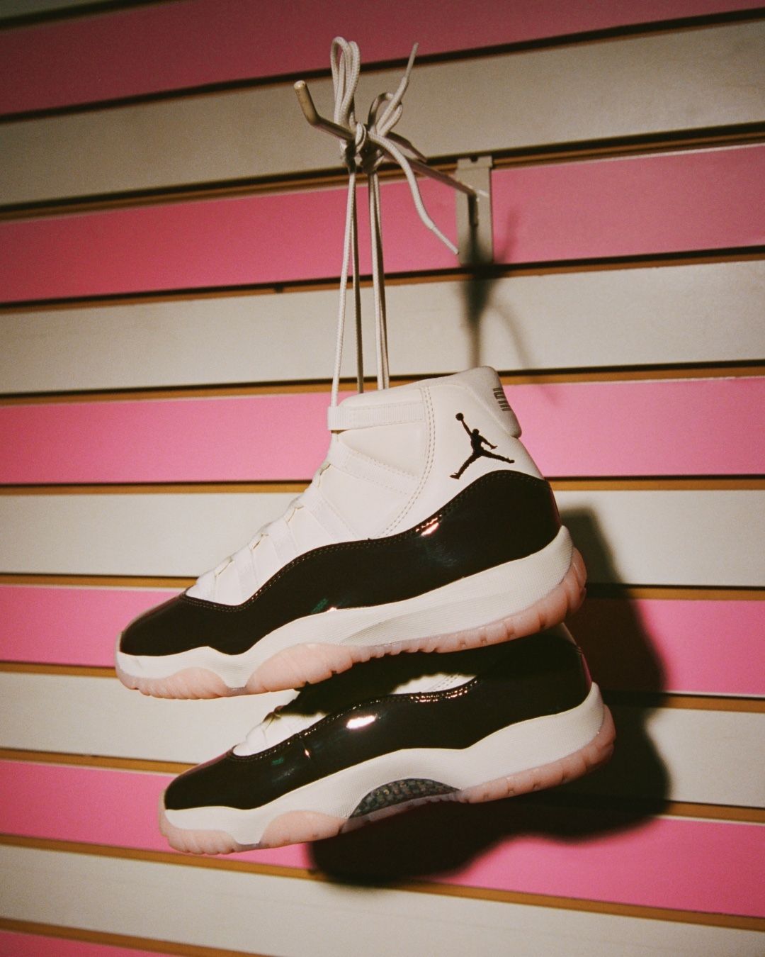 Jordan 11 'Neapolitan_1