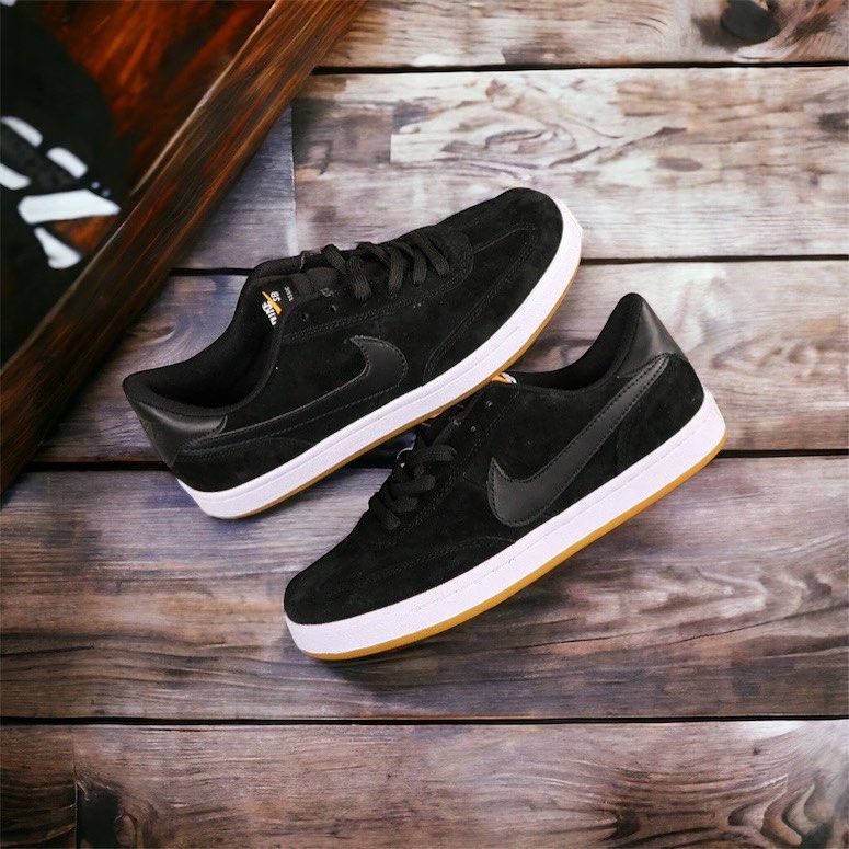 Nike SB FC Classic in sleek "Black"_0