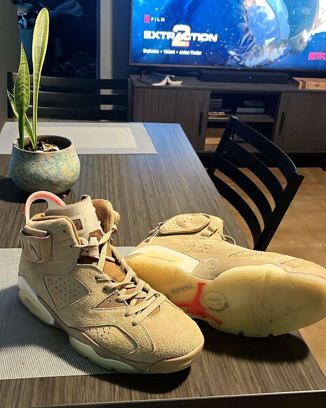 Travis Scott x Jordan 6_0