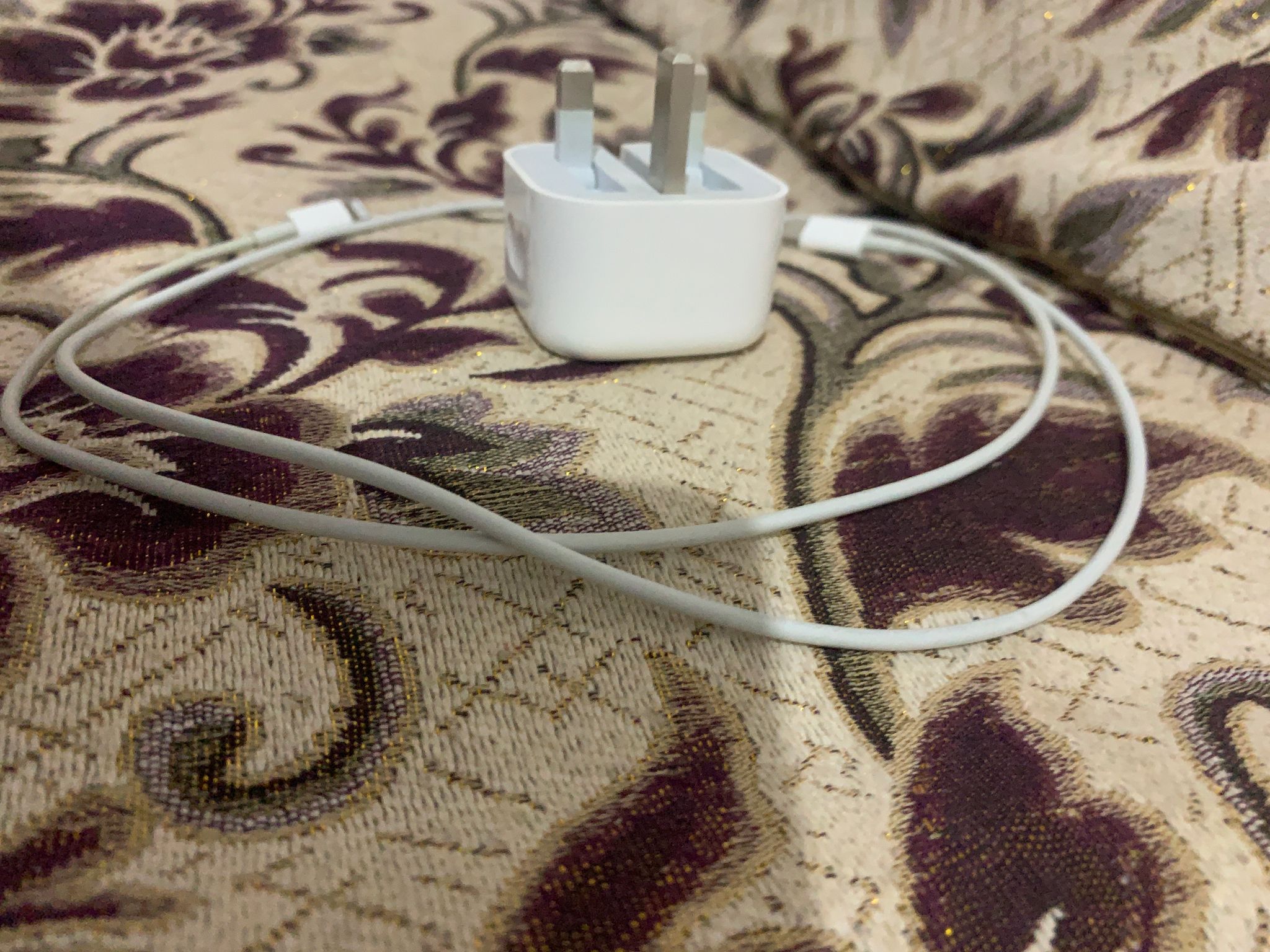 Charger iPhone original 20W_2