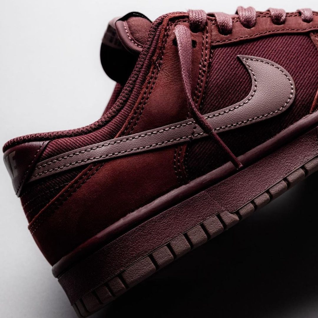 Nike Dunk Low "Burgundy Crush,"_3