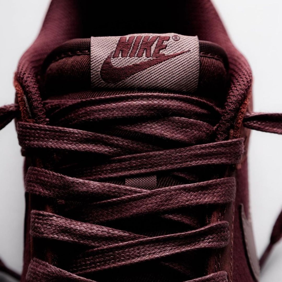 Nike Dunk Low "Burgundy Crush,"_2