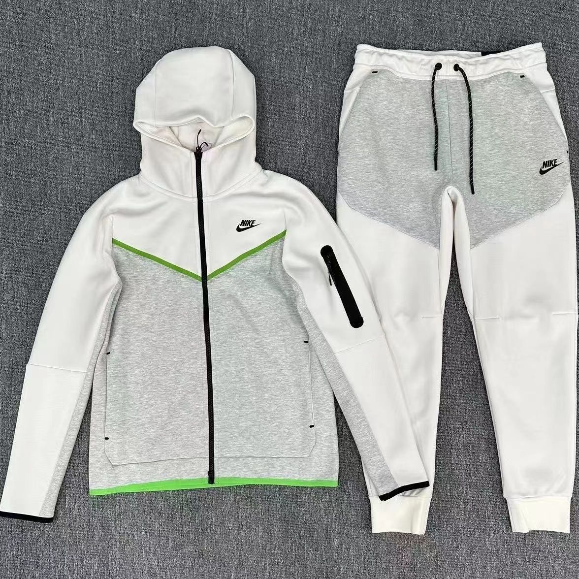 NIKE TECH FLEECE_2