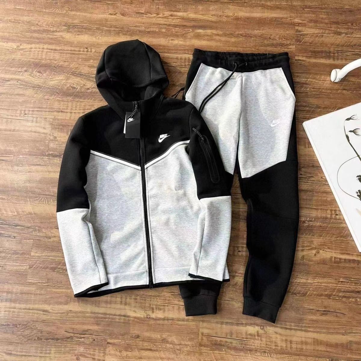 NIKE TECH FLEECE_4