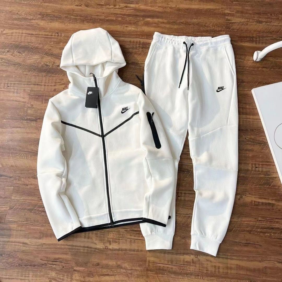 NIKE TECH FLEECE_5