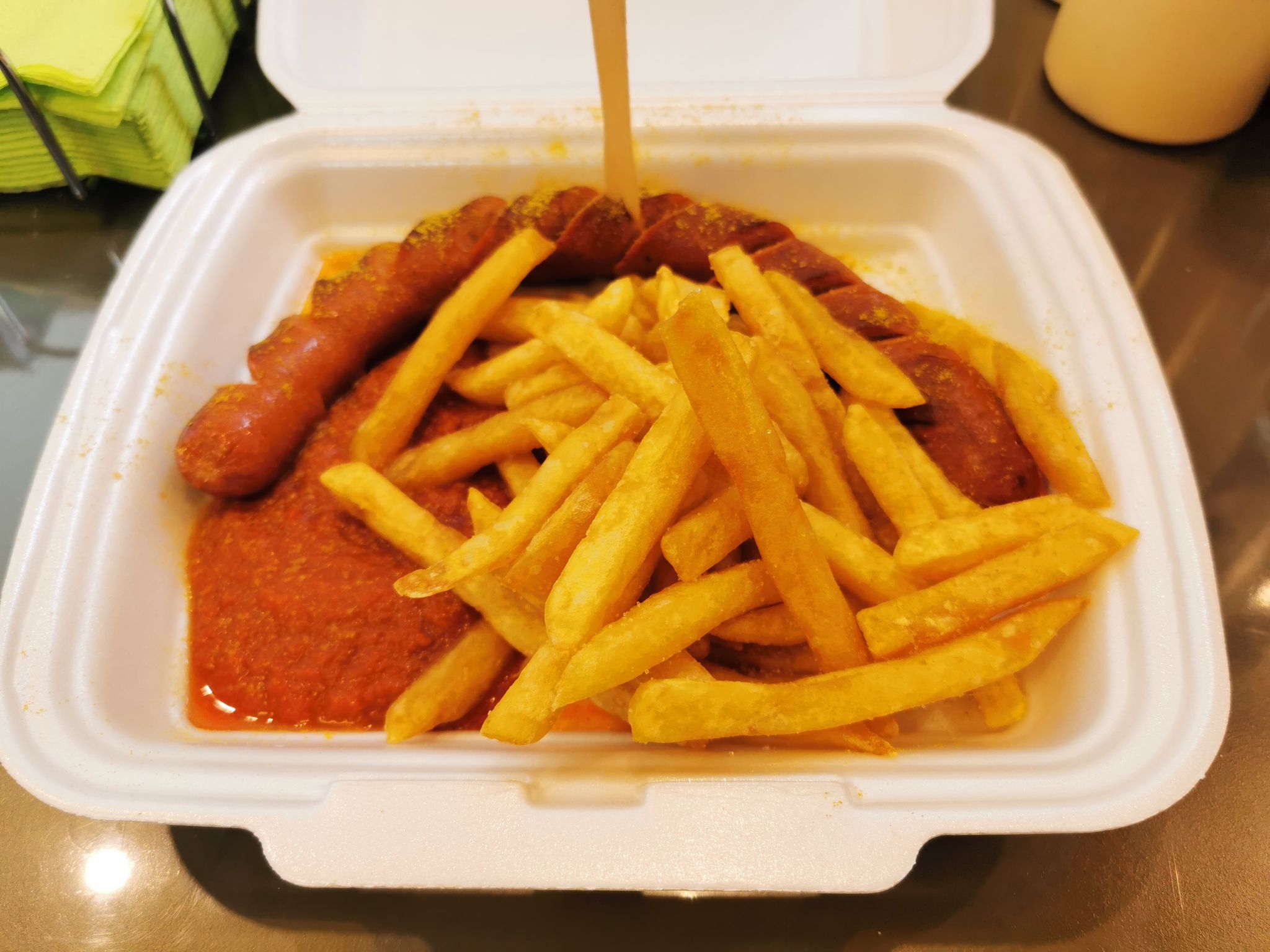 Currywurst mit Pommes_0
