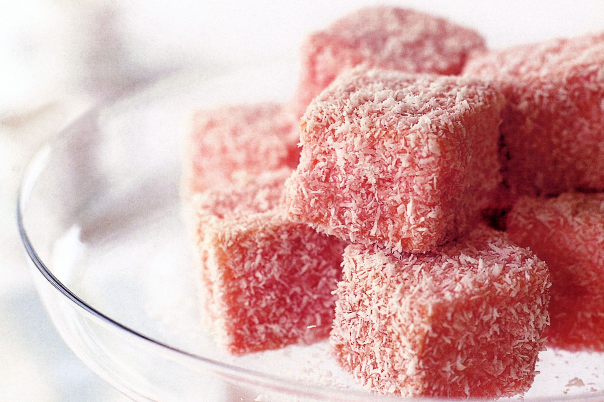 Strawberry Lamingtons 1`s_0