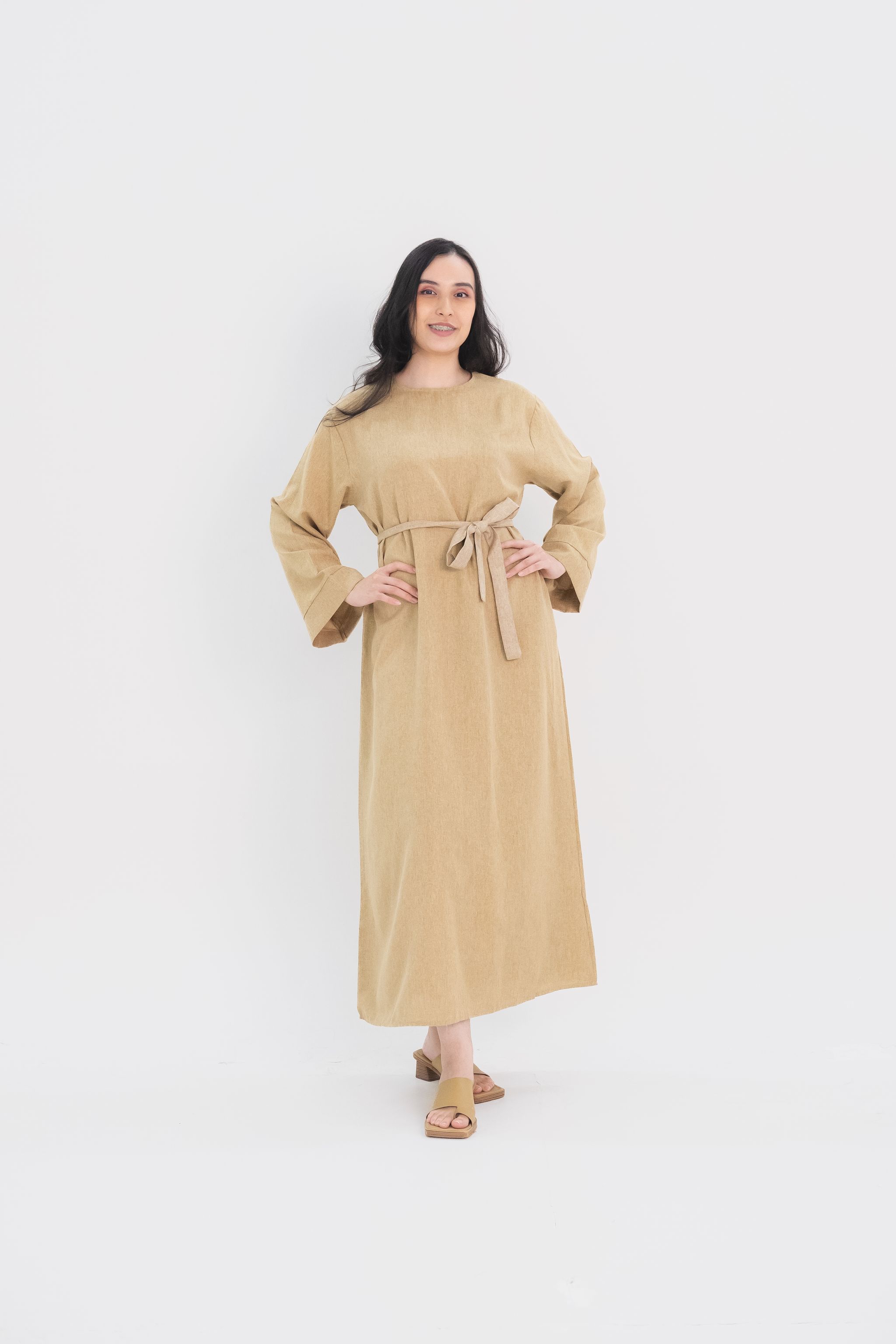 Linen Abaya in Khaki_2