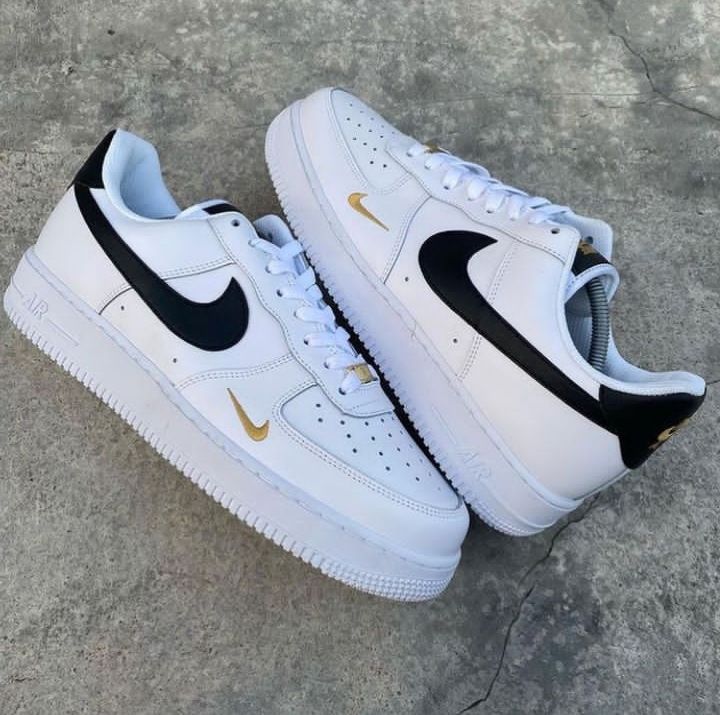 Nike Air Force 1 "Essential"_0