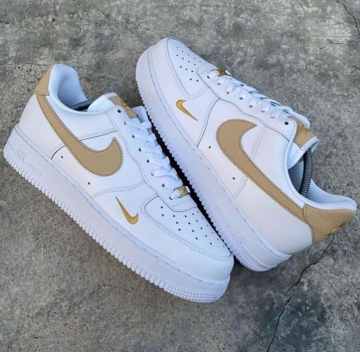 Nike Air Force 1 "Essential"_1