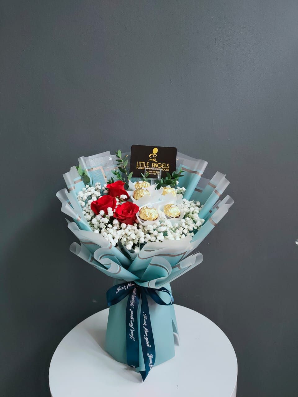 Roses and Ferrero Bouquet_0