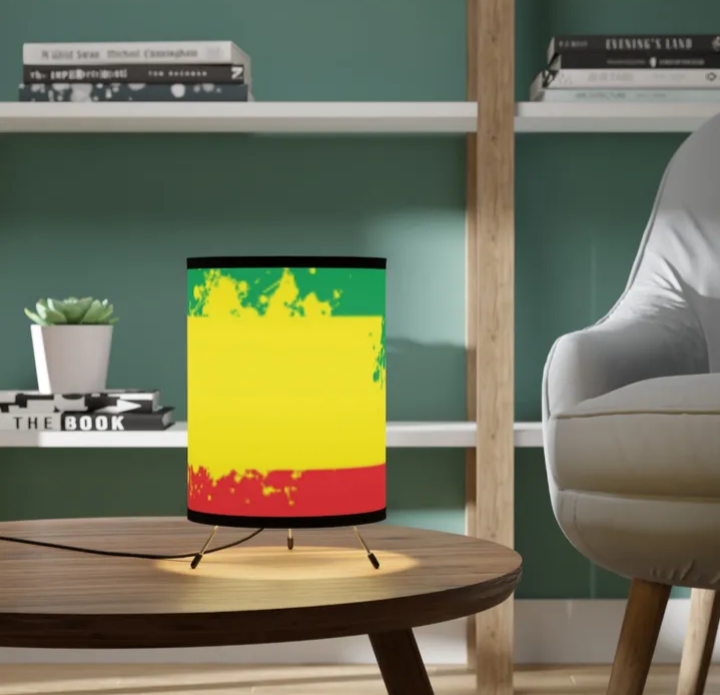 Tripod Lamp with High-Res Printed Shade, US\CA plug_3