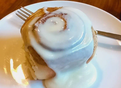 Cinnamon Rolls w/Icing - 1/2 Dozen_1