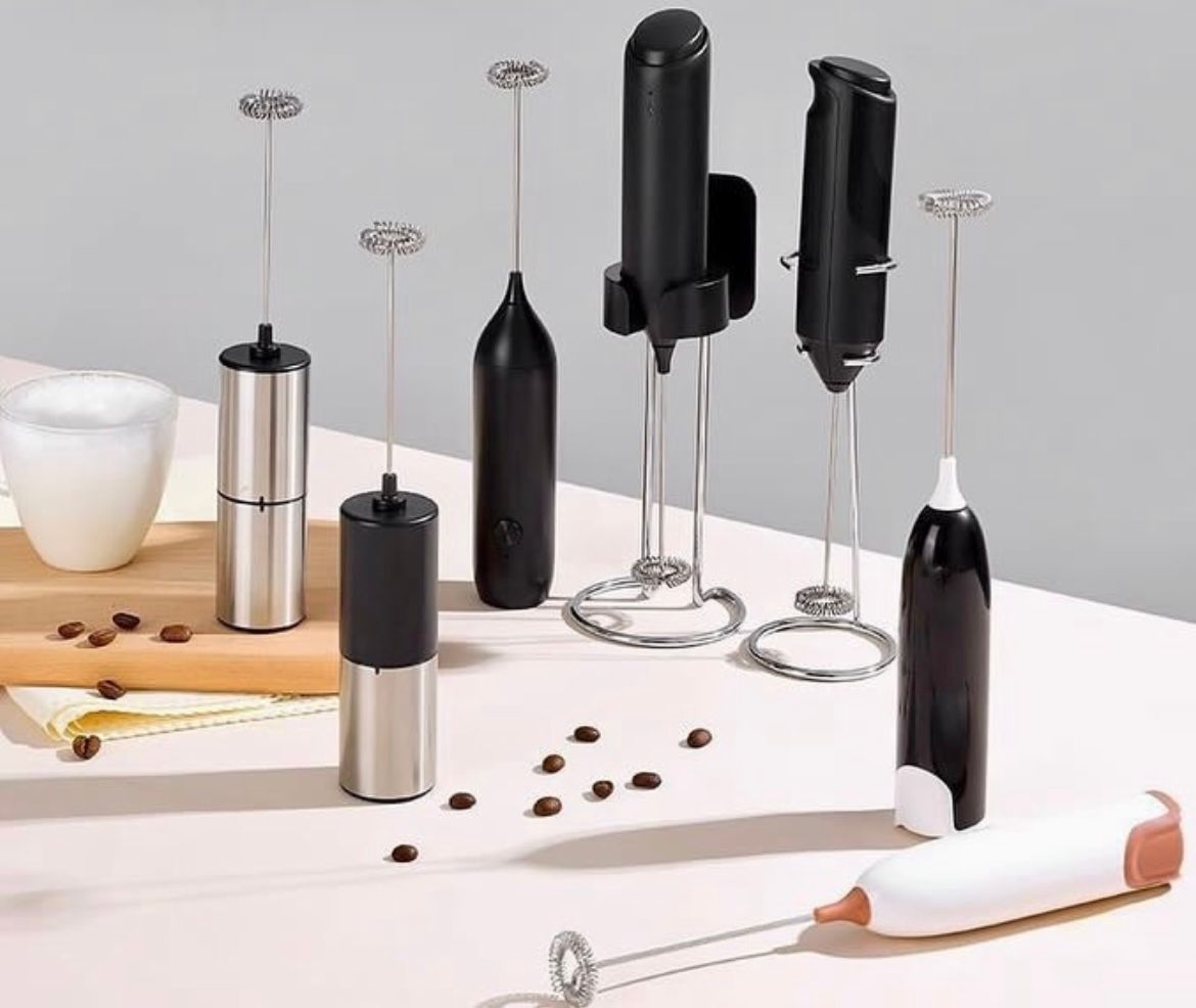 Electric milk frother _0