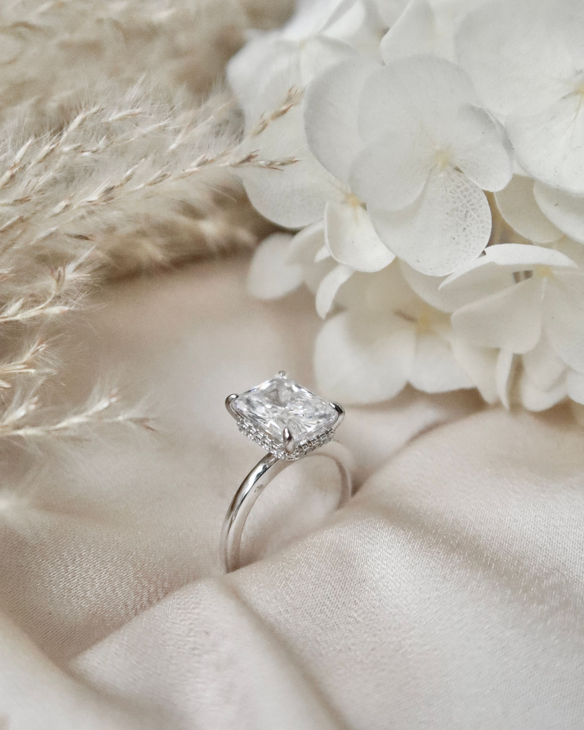 RADIANT SOLITAIRE RING_3